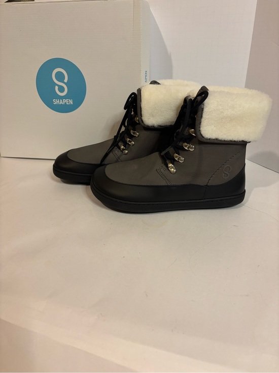 Shapen Shoes - Shapen Gray Shearling-Lined Lace-Up Boots